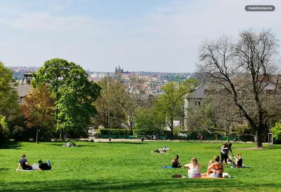 Погода в Праге весной