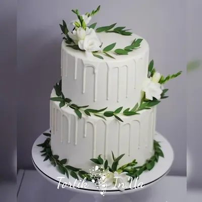 Купить свадебный торт белый с листочками в Одессе.