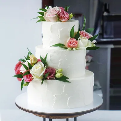 Свадебный торт с живыми цветами – Andjoy – natural dessert