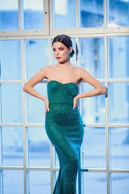 🌜 Вечернее платье со шлейфом Versailles Emerald 👗 Платья в аренду и  напрокат Story Dress Москва