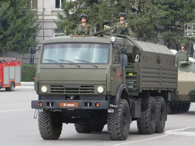 Бортовой военный грузовик КамАЗ-5350. Курган, площадь имени В.И. Ленина -  Карготека