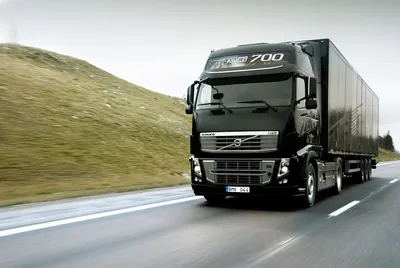 Родная «Америка» — Тягачи Volvo VNL64T670, International 9400 I,  Freightliner Columbia