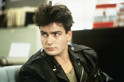 Чарли Шин (Charlie Sheen) - фото, биография, фильмы, личная жизнь,  последние новости 2023 | Узнай Всё