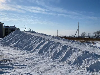 Снежные горки строят в Корсакове - SakhalinMedia