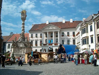 Панадеа \u003e Путеводитель - Картинная галерея - Downtown, main square - Pécs  (××Mecsek Mountains, Южно-Задунайский край, Венгрия, Европа)