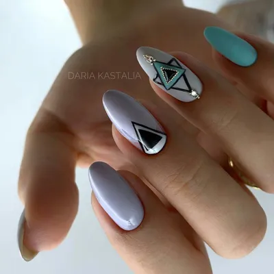 Pin by 💓 on ɴᴀɪʟs | Two color nails, Oval acrylic nails, Nail art designs