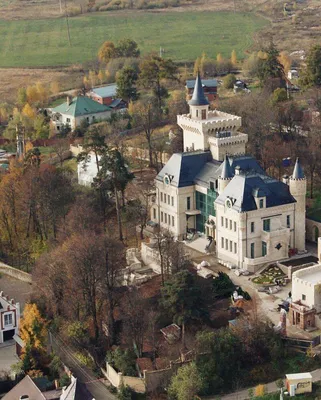😊 В замке Пугачевой и Галкина в деревне Грязь появились новые жильцы  17.04.2022 | Звезды, шоу-бизнес | Узнай Всё