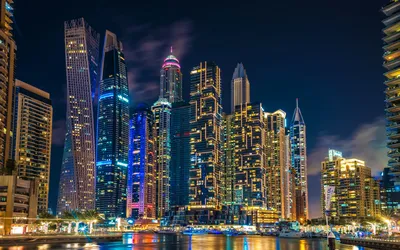 Фото небоскребов Дубая в районе Dubai Marina | IzhPromo