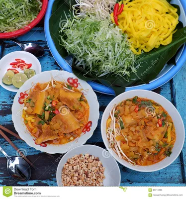 Еда Вьетнама, Mi Quang Dalat Стоковое Фото - изображение насчитывающей  въетнамско, цветасто: 95714390