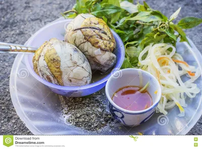 Еда Вьетнама, хлеб с потушенной говядиной Стоковое Фото - изображение  насчитывающей цвет, овощи: 94617516