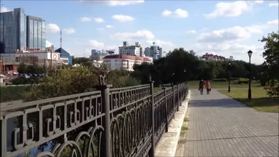 По улицам Екатеринбурга / On the streets of Ekaterinburg - YouTube