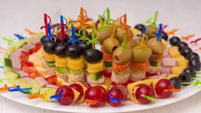 5 видов #Канапе на праздничный стол. Мини бутерброды на шпажках | ГОТОВИМ  ДОМА с Оксаной Пашко - YouTube