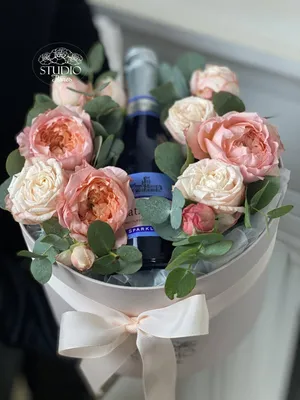 Купить цветы в коробке с розами и сюрпризом внутри с доставкой