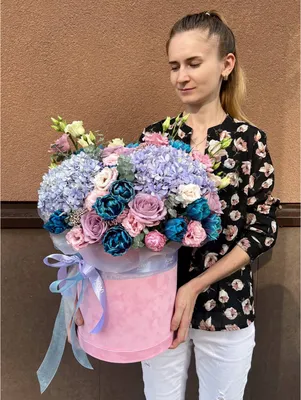 Космические цветы в коробке XL Kiwi Flower Shop
