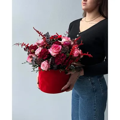 Цветы в коробке Мэри купить по цене 3427 грн | Украфлора