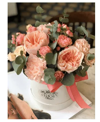 Цветы в коробке "Рассвет" - купить с доставкой по Киеву - лучшие цены на Цветы в коробке в интернет магазине доставки цветов STUDIO Flores
