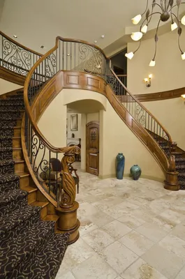 Лестница на второй этаж классическая | Stairs design, Staircase design,  Foyer design