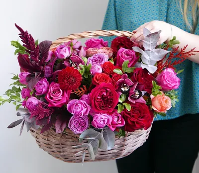 Заказать Корзина из роз с орхидеями с доставкой в Москве