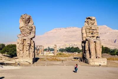 Колоссы Мемнона – поющие статуи в Египте