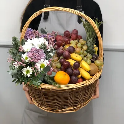 Цветы и фрукты в корзине доставка в Красноярске | ФлоРум24