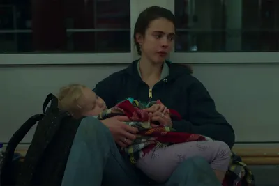 Уборщица». Маргарет Куэлли играет мать-одиночку в трейлере нового сериала  от Netflix - Горящая изба