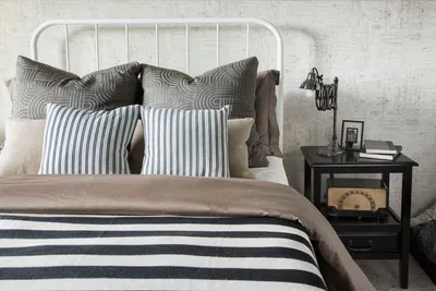 Как красиво заправить кровать - статьи про мебель на Викидивании