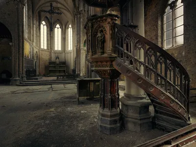 Самые красивые в мире заброшенные церкви — топ 10