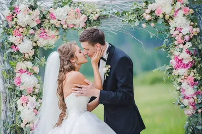 В осенний свадебный сезон влюблённые пары выбирают красивые даты |  Администрация Калининского района города Чебоксары