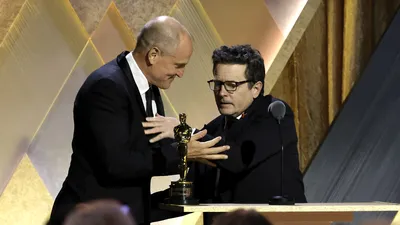Майкл Джей Фокс получил специальный «Оскар» за вклад в борьбу с болезнью  Паркинсона | Forbes Life
