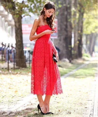 Красное платье-футляр с V-образным вырезом и присборенной имитацией запаха  арт.123909 - купить в Ижевске