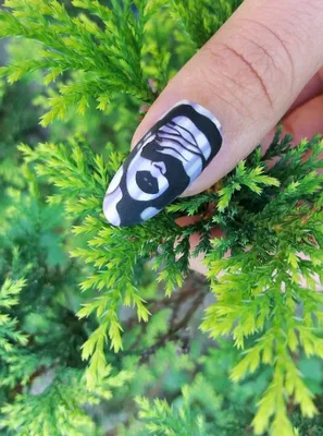 Идеи дизайна ногтей с рисунками в сезоне 2019-2020: креативные новинки  маникюра с узорами и принтами | Матовые ногти, Дизайнерские ногти,  Живописные ногти