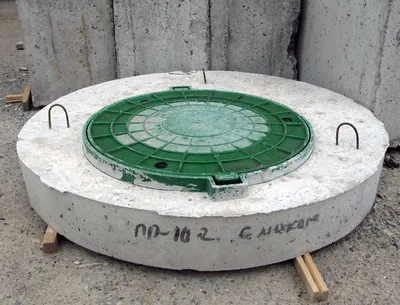 Крышка для бетонного кольца: пластиковая модель (фото)