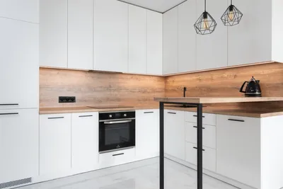 Современная классика: белые кухни с деревянной столешницей | mebel-stile.by