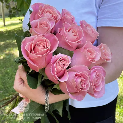 Букет из 11 роз с эвкалиптом купить с доставкой по Томску: цена, фото,  отзывы.