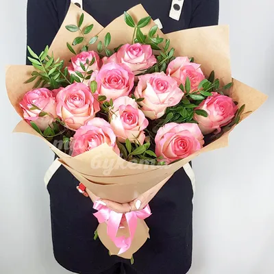 Букет 11 эквадорских розовых роз 50 см - купить в Омске в цветочной  мастерской Лаванда
