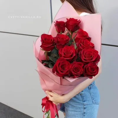 Купить 11 роз в коробке в Норильске в интернет-магазине «Империя Цветов»