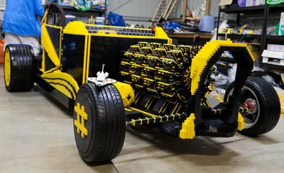 Полноразмерные автомобили из Lego