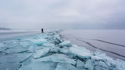 На льду Байкала образовался большой разлом - РИА Новости, 01.02.2023