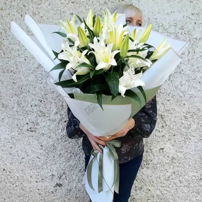 Купить букет из 5 белых лилий в Саранске от FIORI-FLOWERS