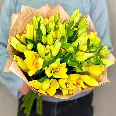 Желтые лилии купить в Москве ✿ Заказать букет из желтых лилий с доставкой