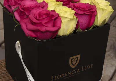 Купить эквадорские розы в коробке в Ростове-на-Дону по цене 7300.00 руб. |  Доставка без выходных