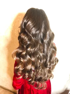 lace wig, локоны голливудская волна прически на выпускной, объемные локоны,  локон, волосы, кудри объемные на густые волосы, Свадебная прическа и макияж  Москва