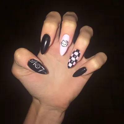 маникюр nails 2020 клеточка hellokitty goth | Grunge nails, Goth nails,  Stylish nails designs