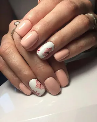 Маникюр с лилиями на ногтях (44 фото)