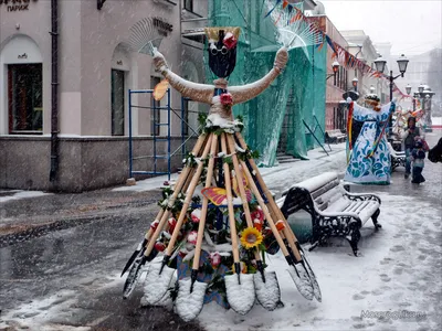 Моспрогулка: Выставка кукол Масленицы в Столешниковом переулке. Блог о  Москве и её примечательностях.