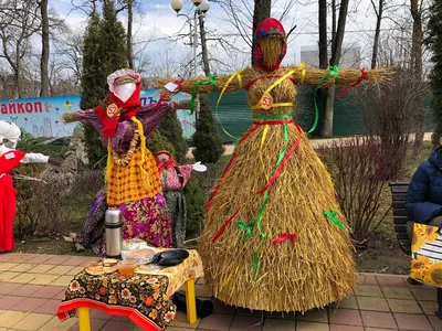 В Доме культуры села Сосновой Мазы прошёл мастер-класс “Кукла Масленица” –  Звезда