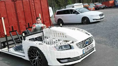 Владелец Volvo V70 строит копию своей машины из Lego