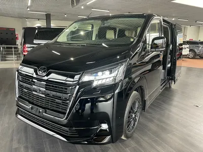 В автосалонах России стартовали продажи премиальных минивэнов Toyota  Granvia из Эмиратов