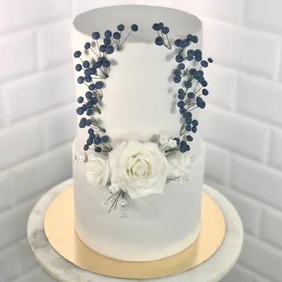 Свадебный торт небольшой 2021 - купить на заказ с фото в Москве