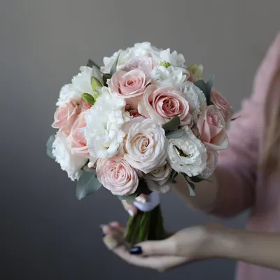 Классический свадебный букет в нежной гамме №938 • Flowerbox - купить цветы  в г. Пенза
